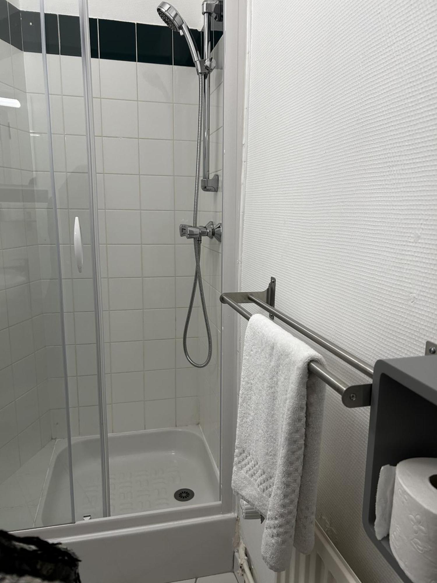 Hotel La Cuisine Des Lulus Montainville  Habitación foto
