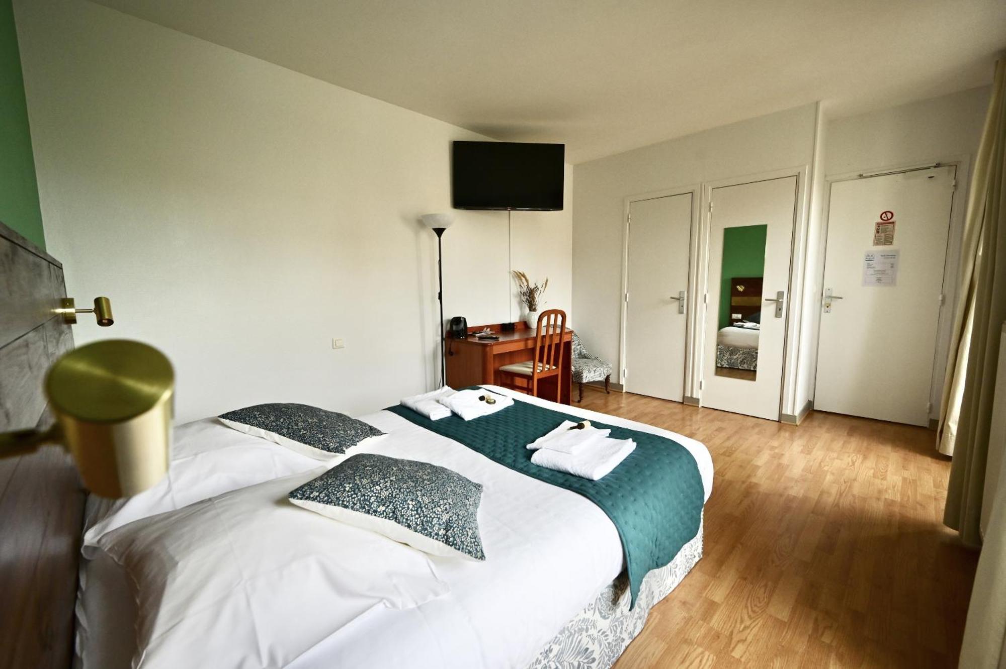 Hotel La Cuisine Des Lulus Montainville  Habitación foto